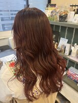 ウィ 立川(Oui)&nbsp;【KAORI】　　レイヤーカット/ロング/ウェーブ巻き/レッド