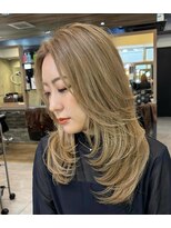 ラピス 横浜(Lapis)&nbsp;ミルクティーベージュシールエクブリーチカラーレイヤーカット