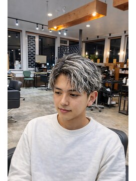 ジェットブラックキューサンロク(JET BLACK 936) 春のセンターパート×縦落ちツイスパ×ホワイトメッシュ