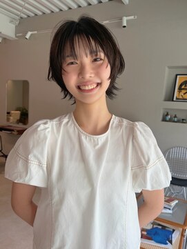 ホヌン 茅ヶ崎(Honnun) 【20代30代40代】大人フェミニン◇ウルフショートレイヤー