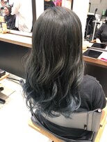 ビヨウシツ ポスタ&nbsp;ブルーグレー×ロング　正木ゆかり