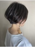 女性らしい丸みのあるショートヘア