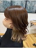 大人可愛いセミディ インナーカラー 顔周りレイヤー ベージュ 冬