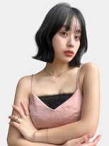 くびれボブミニウルフ透明感シルバーアッシュグレージュカラー