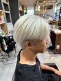 ラテ(LATTE)&nbsp;ホワイトカラーもできます！お客様の髪質を見極め施術します！