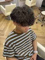 アレス バイ シカ 神戸三宮元町店(ALLES by Cica)&nbsp;波巻きツイストスパイラルパーマツーブロック刈り上げ