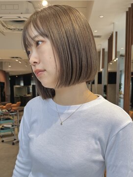 ビュートリアム 南青山(BEAUTRIUM) 大人ボブ ミニボブ ベージュカラー 白髪ぼかし ハイライト