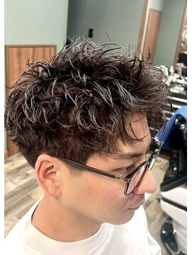 スタンドバーバー 柏(STAND BARBER) MEN’S HAIR/サーフカール/刈り上げセンターパート/<理容室>