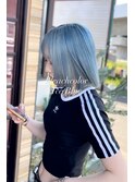 アイスブルー