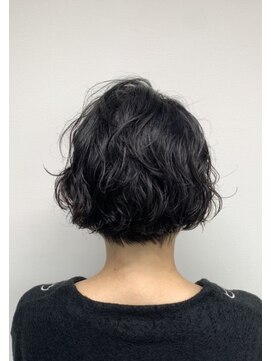 Niko ショートボブ デザインパーマ ゆるふわパーマ L ニコフクオカヘアーメイク Niko Fukuoka Hair Make のヘアカタログ ホットペッパービューティー