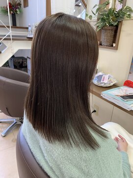 コアフィールフィス(COIFFURE fils) 《見附　今町》マット×アッシュ　ナチュラルワンカラー　ロング