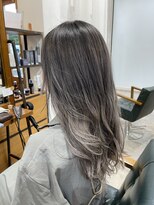 イツキ ヘアーデザイン(ITSUKI hair design) タテムラブリーチでつくるグレージュカラー