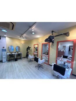 平日20時まで営業(最終受付：19：00)《安い》《早い》《キレイ》を実現した白髪染め専門店＊