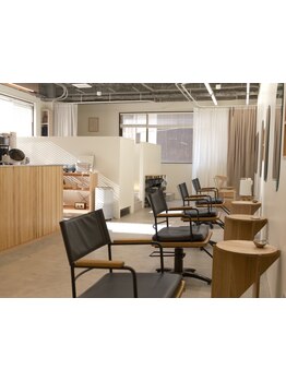 【三宮/元町】ナチュラル×上質なデザイン性の高い空間でお客様の個性に合った魅力を引き出します◎