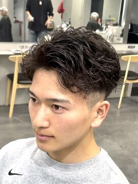 フィフス トウキョウ (fifth TOKYO) 渋谷フェザーパーマニュアンスパーマメンズカットセンターパート