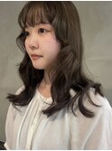 オリーブベージュ