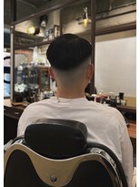 カムレイド フォー ライフ(COMRADE 4 LIFE)&nbsp;パートスタイルの後ろ姿 メンズ スキンフェード 担当松尾竜平