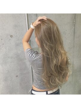 アライブ ハラジュク(ALIVE harajuku) 【ALIVE原宿】ハイライトでデザイン☆外国人風ベージュカラー☆