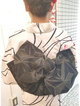 パリスパート2 大きめ　リボン帯　と　ゆるふわシニオン