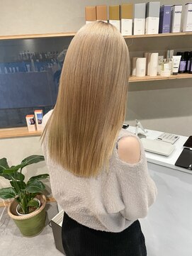 ニュウニュウ(NIU NIU) スモークペールベージュ