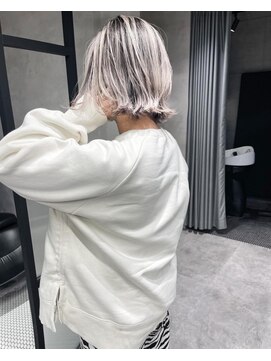 アコ(Aco) ★プラチナホワイトベージュのバレイヤージュ★