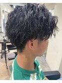 センターパート×黒髪スパイラル
