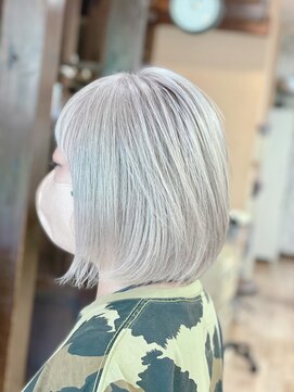 モアムー(Moremuu) ホワイトベージュ