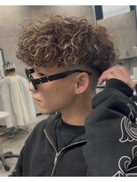 イーラ(era)&nbsp;スペインカール　ツイストスパイラル眉カットメンズパーマ