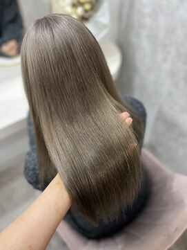 ラビス(Lovis) 黒髪カタログ/オリーブグレー/小顔ヘア/ココア