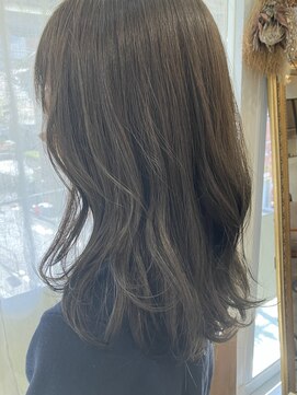 ローレン(Loren) 透明感くすみベージュ