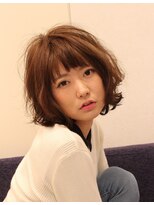 コロール (COROLLE)&nbsp;ハイライトでプラチナアッシュカラー☆スウィングショート