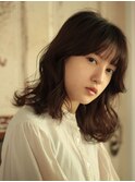 ニュアンスカール ミディアムヘア 透け感バング くせ毛を活かす