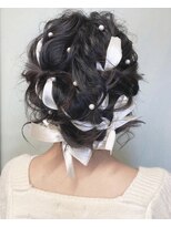 レイリー(Reilly) リボンとパールでモテヘアアレンジ♪