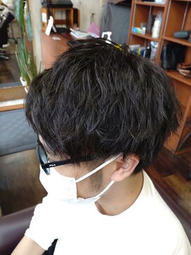 リスキーズ(RISKY'S) 微ツイストスパイラルパーマ×刈り上げマッシュ
