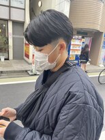 アイズ 海老名(AIZU)&nbsp;ニュアンスパーマ 毛流れ カルマパーマセンターパート フェード