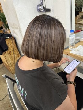 ウィークエンド(WEEKEND) 白髪活かしカットデザインカラートリートメント22000