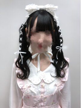 アールエーサロンモノクロ 秋葉原(RA SALON モノクロ) ウェーブツインテール