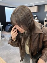 ミュラ(mulah)&nbsp;ブリーチなしオリーブグレージュ透明感カラー＊外ハネミディアム