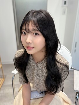 ラクシア(LucxiA) 韓国ヘア/レイヤーカット/顔まわりカット/Instagram @ken__gucci