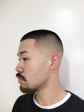 ボウズフェードバズカット