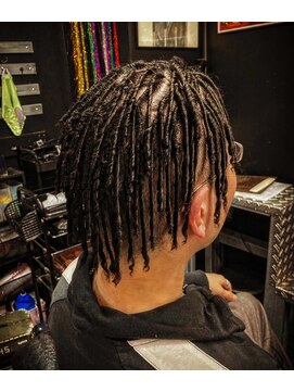 ゾーマ(ZOUMA) パイプドレッドパーマ