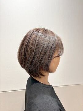 ルーファス 恵比寿南(Ruufus) 【40代50代60代】白髪ぼかしハイライト×ショートボブ2603