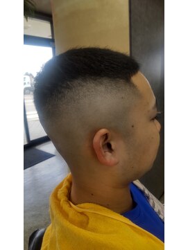 ヘアーアトラクション やぐち 漢のスキンフェードスタイル