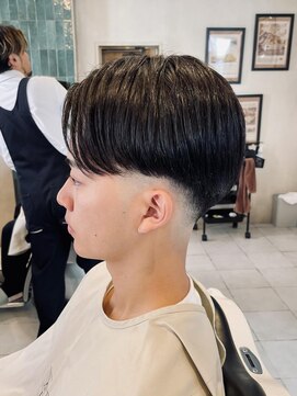 グレイスフルバーバーロンドン 大宮店(Graceful Barber London) 【20代 男性】ナチュラルローフェード