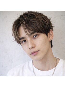 メイキー メンズ 本厚木(MA-IKI) 刈り上げないナチュラルセンターパート大人メンズヘア