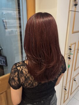 ネオリーブ チロル 横浜西口店(Neolive CiroL.) レイヤーカット×ツヤ感高発色ボルドーカラー
