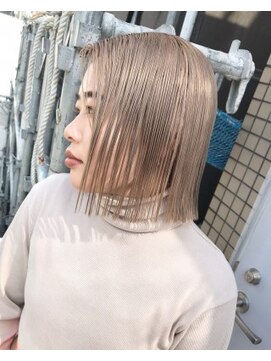 ジーナ(XENA) ブロンド切りっぱなしBOB