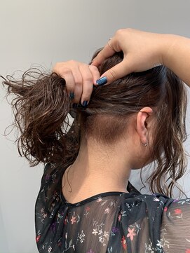 ムーン(moon) #縮毛矯正#ストレート#ミニウルフ#テラコッタ#くすみブルー