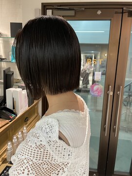 コワファーストナガサキシャンプーボーイ(COIFF1RST NAGASAKI SHAMPOO BOY) ぱつっとボブ/長崎/ショート/韓国ボブ/切りっぱなしボブ