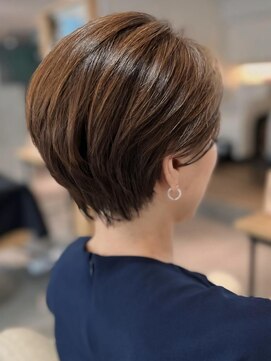 フリップビーアヴェダ(FLIP B AVEDA) 本八幡×ショートボブ×白髪ぼかし×ハイライト